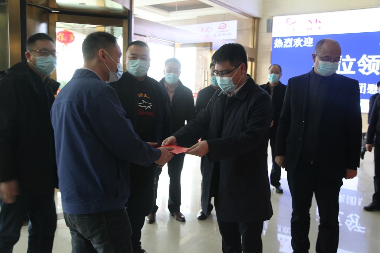 綿竹市市長耿垣合一行蒞臨仟坤集團 開展2021年春節送溫暖活動